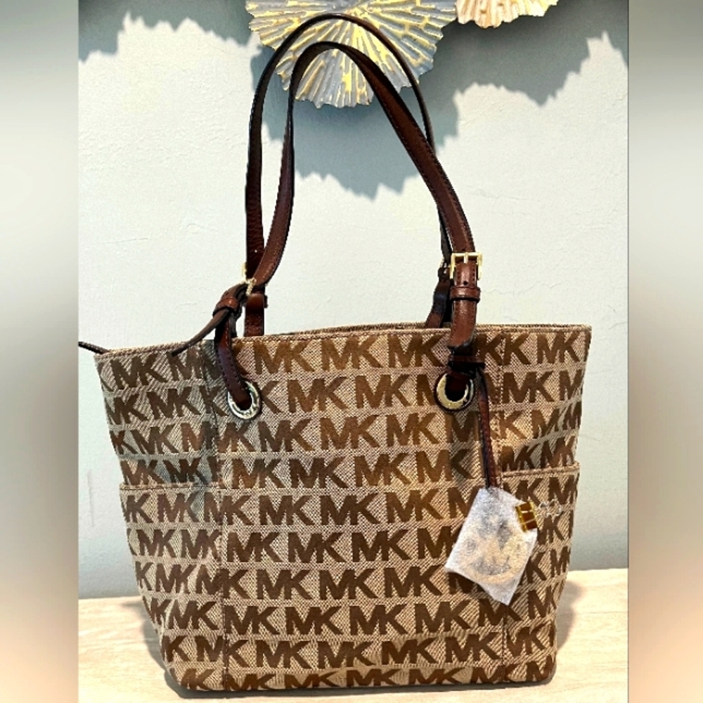 Immaculate, Like New Michael Kors Brown Monogram Canvas & Leather Tote - Picture 2 of 16